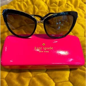 Kate Spade Cat Eye Sunglasses 🕶️